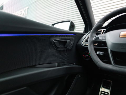 SEAT Leon ST 2.0 TSI CUPRA 4DRIVE R CARBON PANO BREMBO BEATS