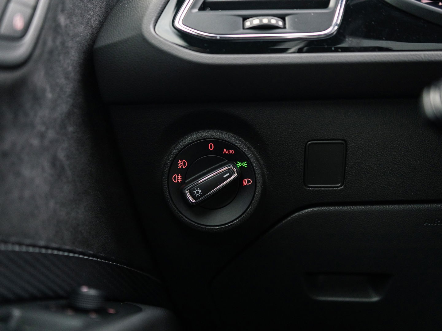 SEAT Leon 2.0 TSI CUPRA 300 PANO BEATS VIRTUAL KEYLESS