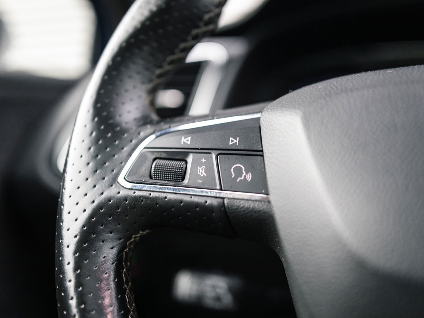 SEAT Leon 2.0 TSI CUPRA 300 PANO BEATS VIRTUAL KEYLESS