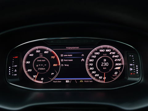 SEAT Leon 2.0 TSI CUPRA 300 PANO BEATS VIRTUAL KEYLESS