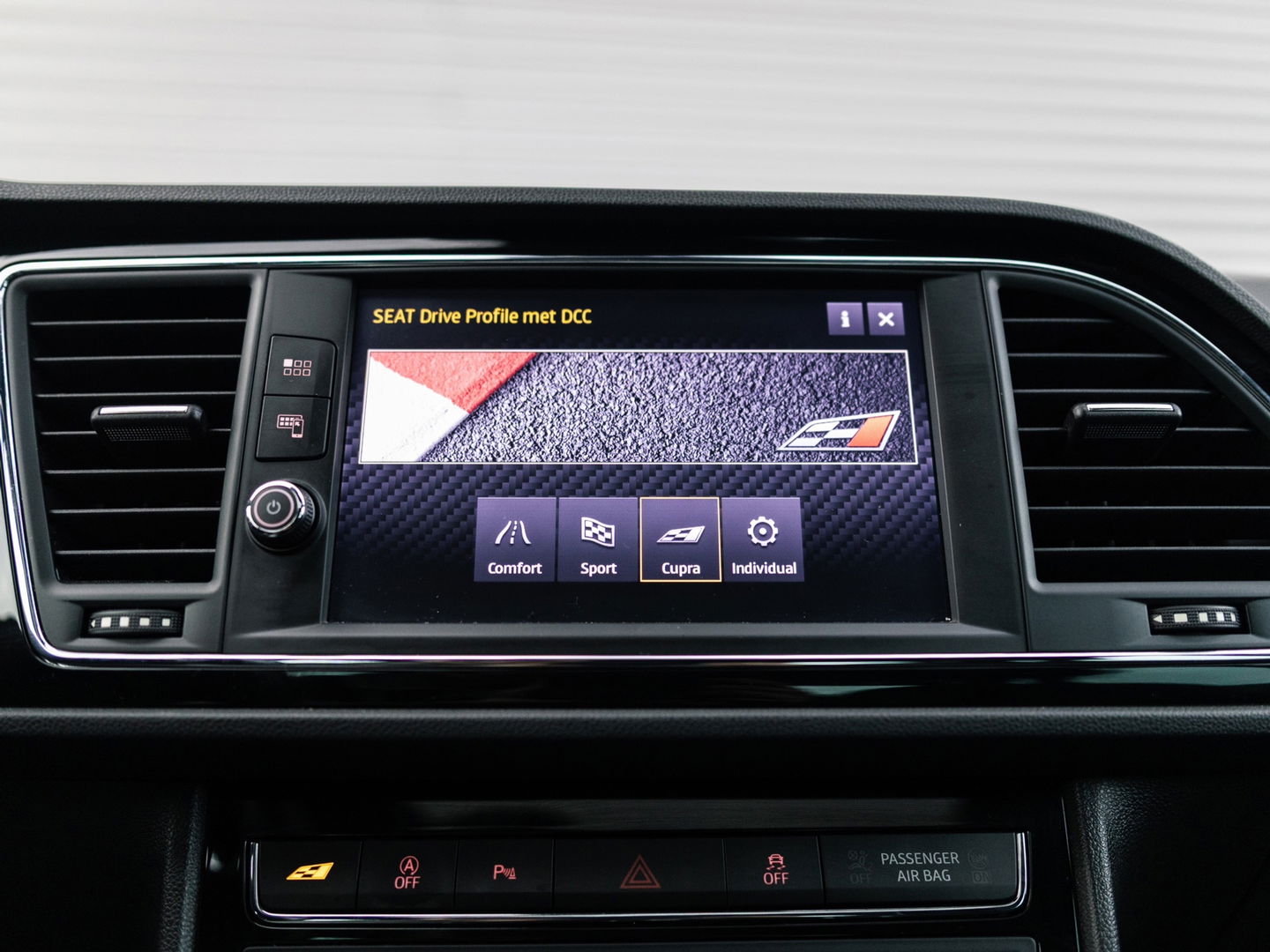 SEAT Leon 2.0 TSI CUPRA 300 PANO BEATS VIRTUAL KEYLESS