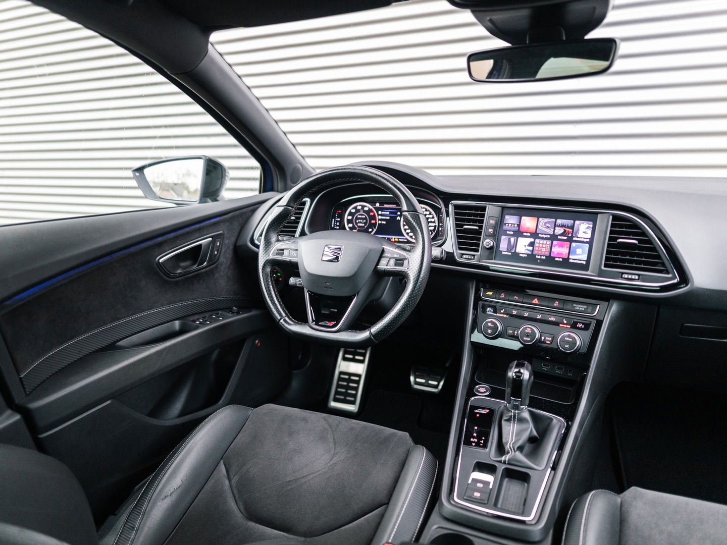 SEAT Leon 2.0 TSI CUPRA 300 PANO BEATS VIRTUAL KEYLESS