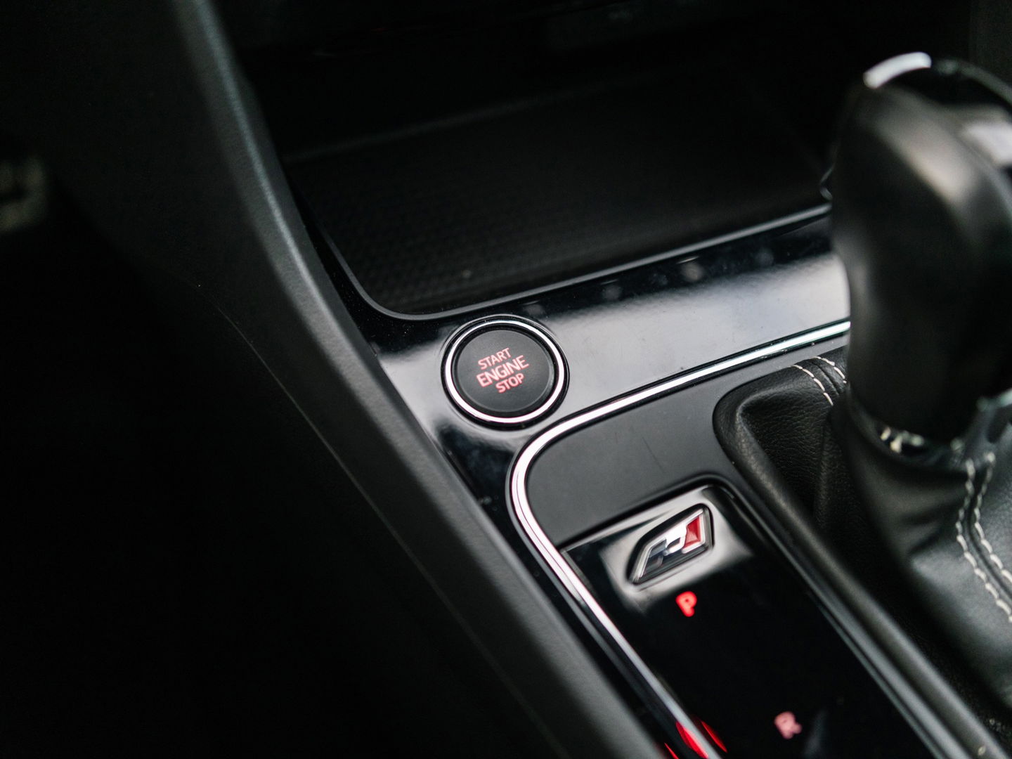 SEAT Leon 2.0 TSI CUPRA 300 PANO BEATS VIRTUAL KEYLESS