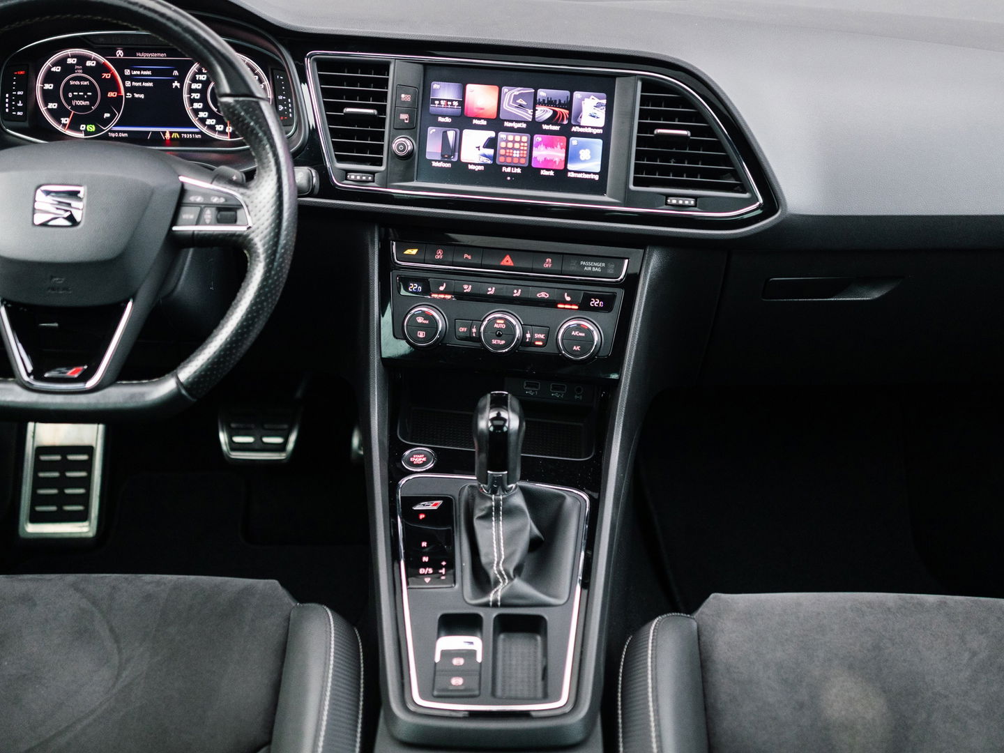 SEAT Leon 2.0 TSI CUPRA 300 PANO BEATS VIRTUAL KEYLESS