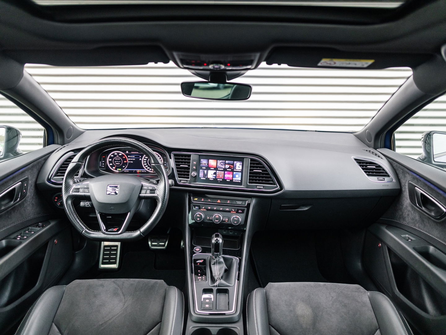 SEAT Leon 2.0 TSI CUPRA 300 PANO BEATS VIRTUAL KEYLESS