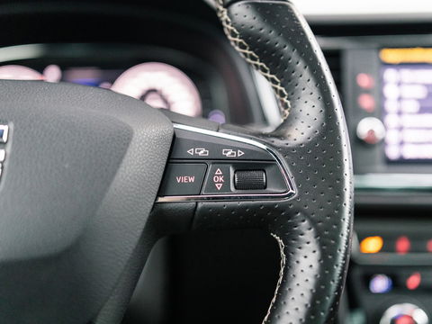 SEAT Leon 2.0 TSI CUPRA 300 PANO SCHAAL VIRTUAL KEYLESS DAB