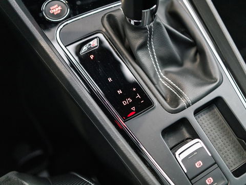 SEAT Leon 2.0 TSI CUPRA 300 PANO SCHAAL VIRTUAL KEYLESS DAB