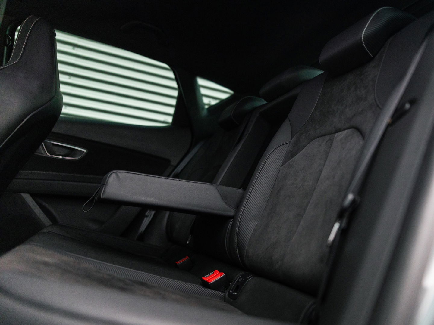 SEAT Leon 2.0 TSI CUPRA 300 PANO SCHAAL VIRTUAL KEYLESS DAB