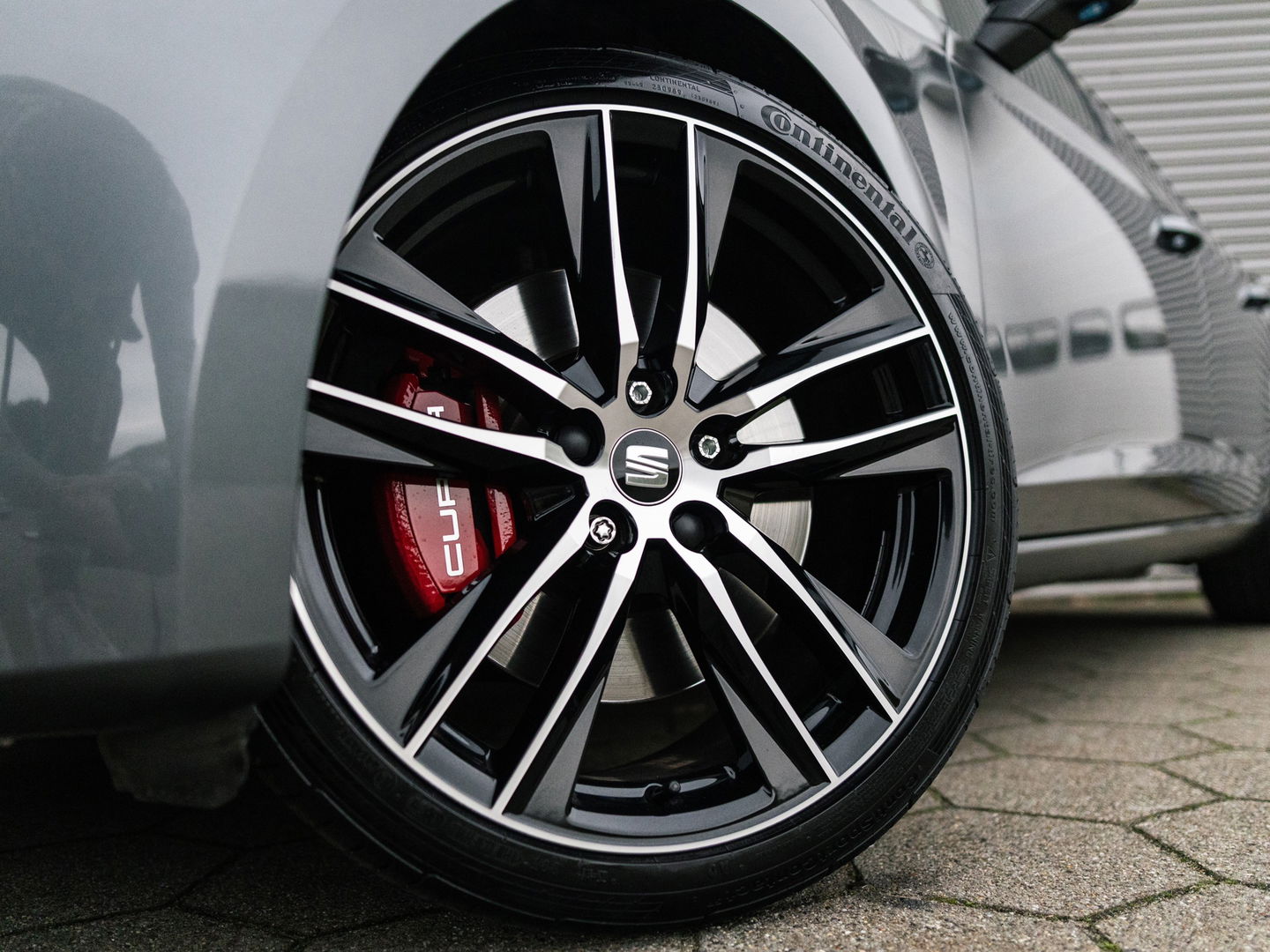 SEAT Leon 2.0 TSI CUPRA 300 PANO SCHAAL VIRTUAL KEYLESS DAB