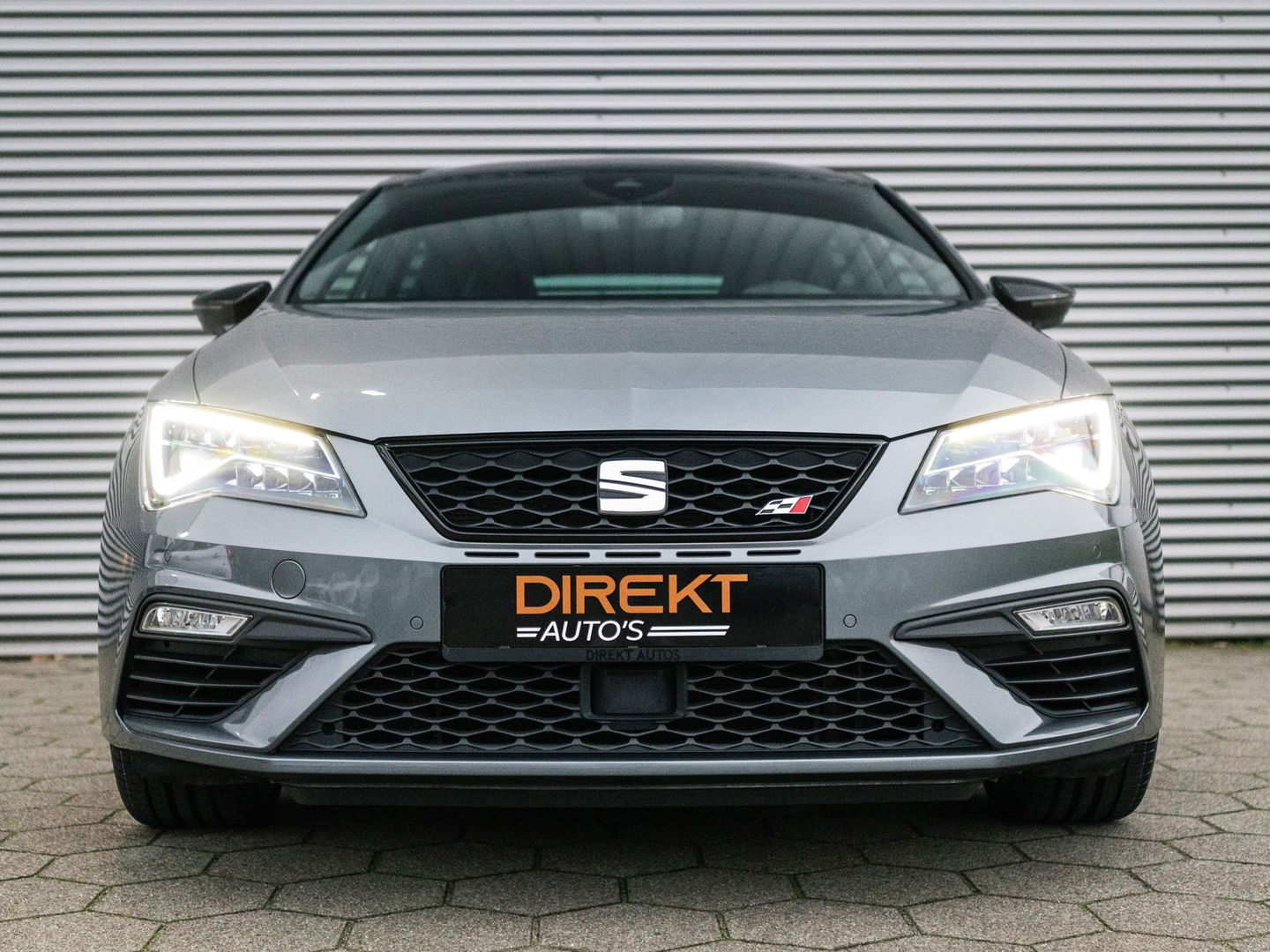 SEAT Leon 2.0 TSI CUPRA 300 PANO SCHAAL VIRTUAL KEYLESS DAB