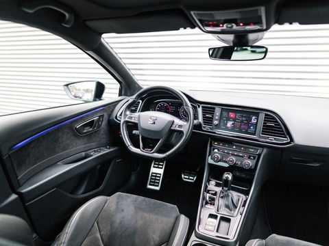 SEAT Leon 2.0 TSI CUPRA 300 PANO SCHAAL VIRTUAL KEYLESS DAB