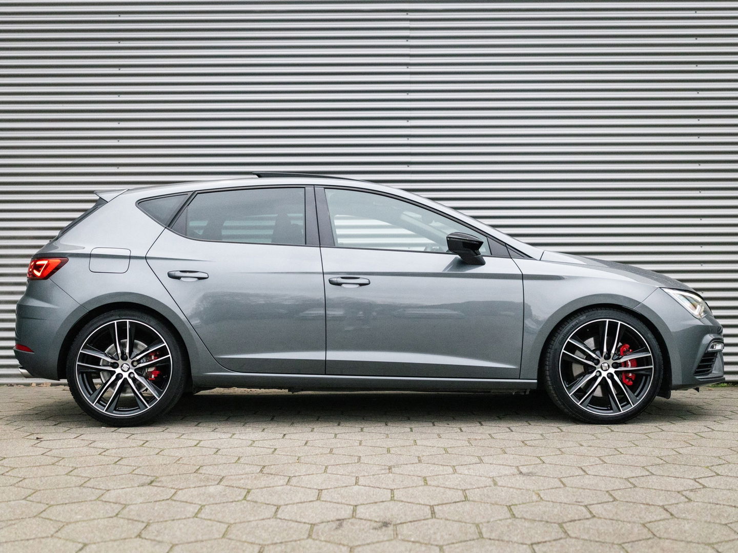 SEAT Leon 2.0 TSI CUPRA 300 PANO SCHAAL VIRTUAL KEYLESS DAB