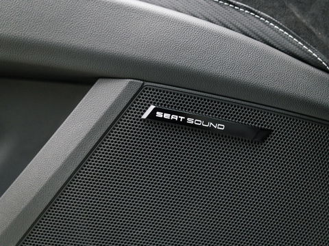 SEAT Leon 2.0 TSI CUPRA 300 PANO SCHAAL VIRTUAL KEYLESS DAB