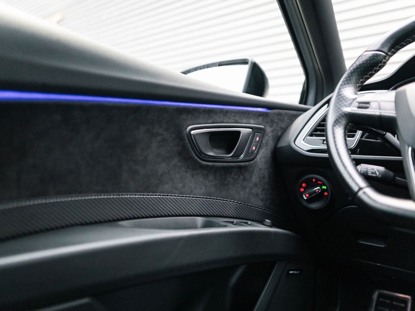 SEAT Leon 2.0 TSI CUPRA 300 PANO SCHAAL VIRTUAL KEYLESS DAB