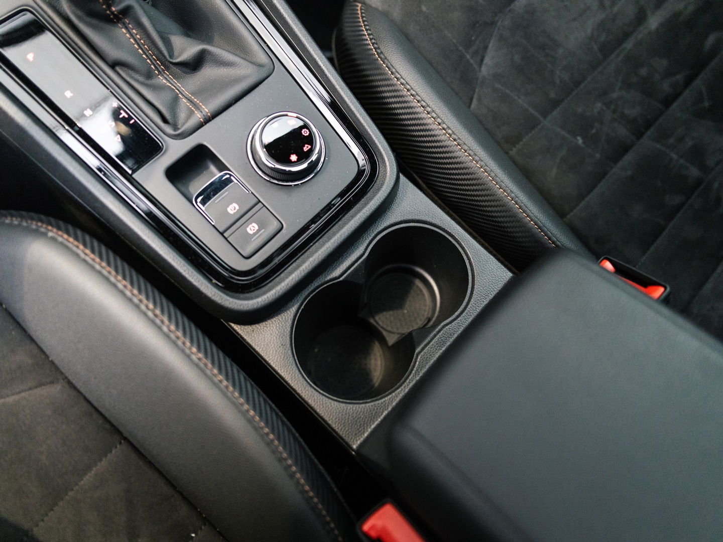 CUPRA Ateca 2.0 TSI 4DRIVE PANO BREMBO BEATS KEYLESS VIRTUAL