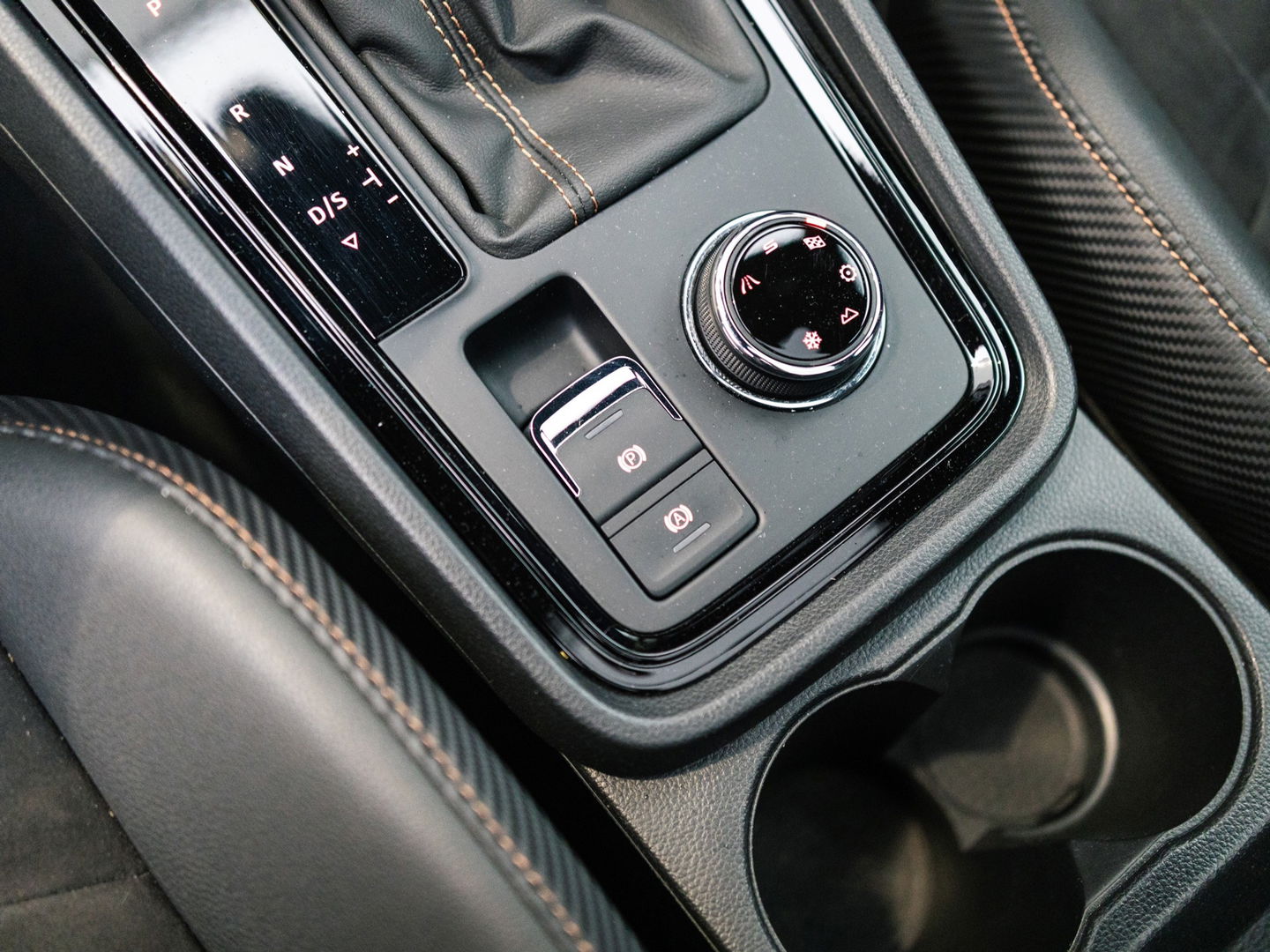 CUPRA Ateca 2.0 TSI 4DRIVE PANO BREMBO BEATS KEYLESS VIRTUAL