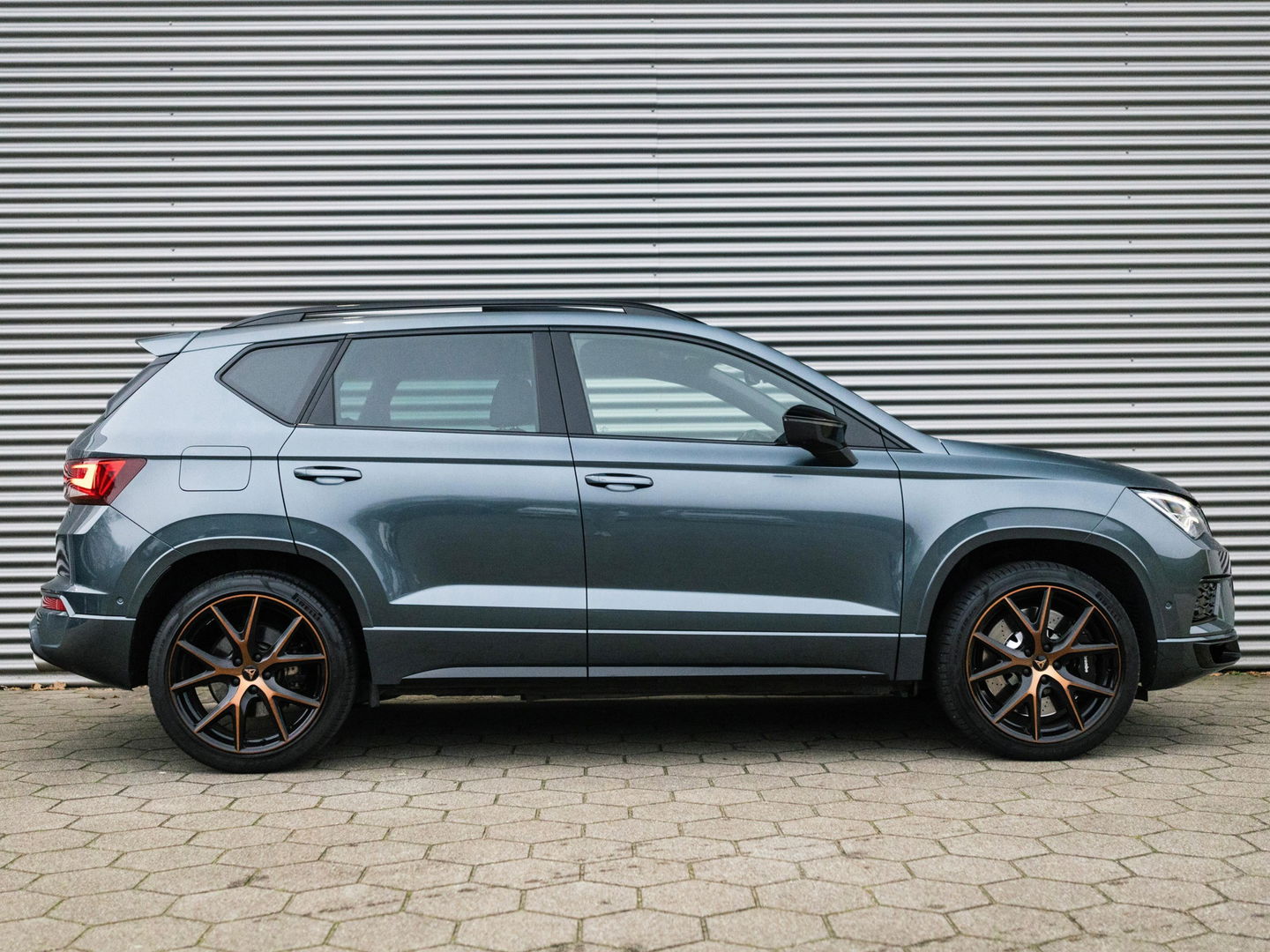 CUPRA Ateca 2.0 TSI 4DRIVE PANO BREMBO BEATS KEYLESS VIRTUAL
