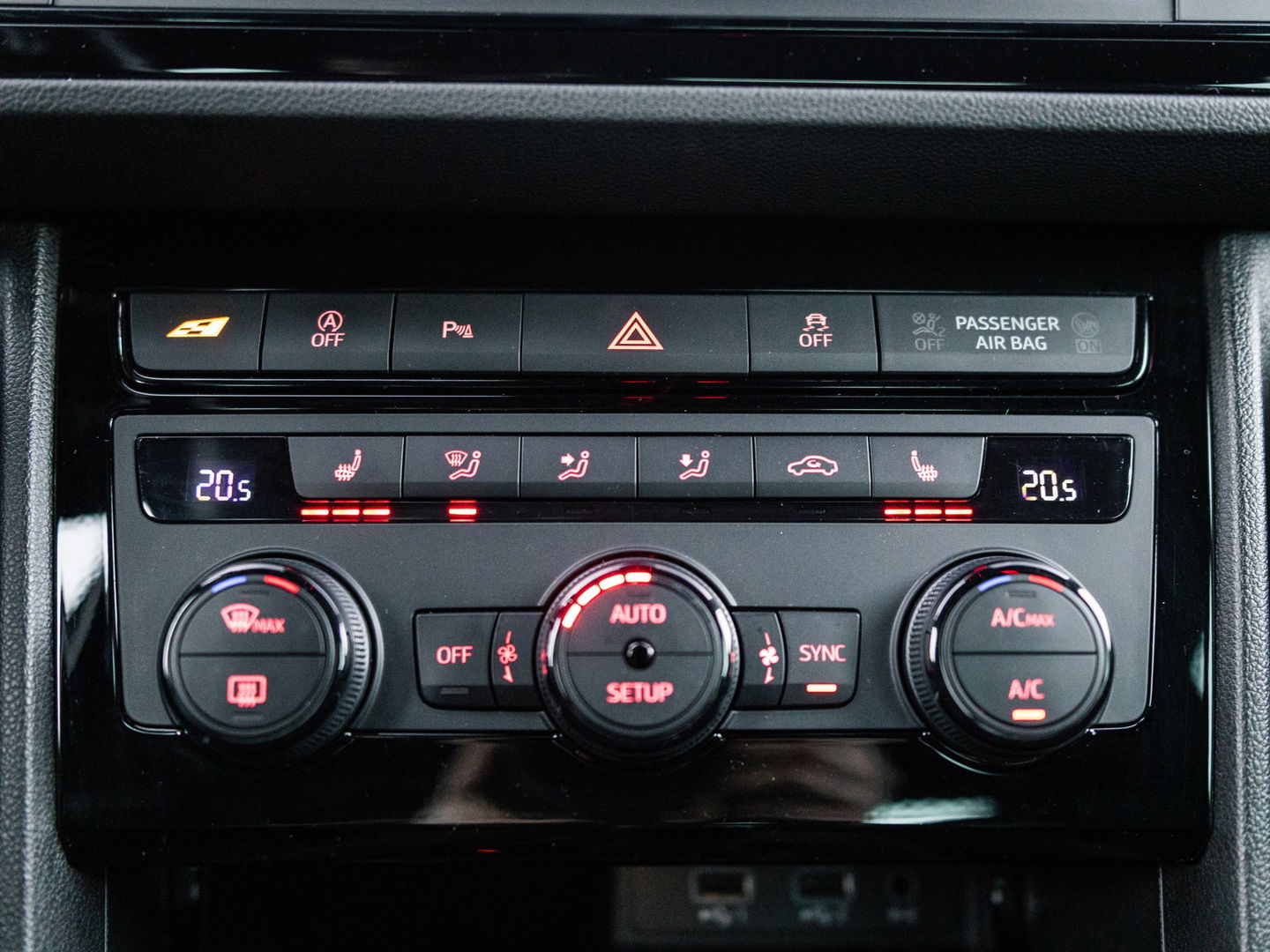 SEAT Leon 2.0 TSI CUPRA VIRTUAL BEATS KEYLESS CAMERA