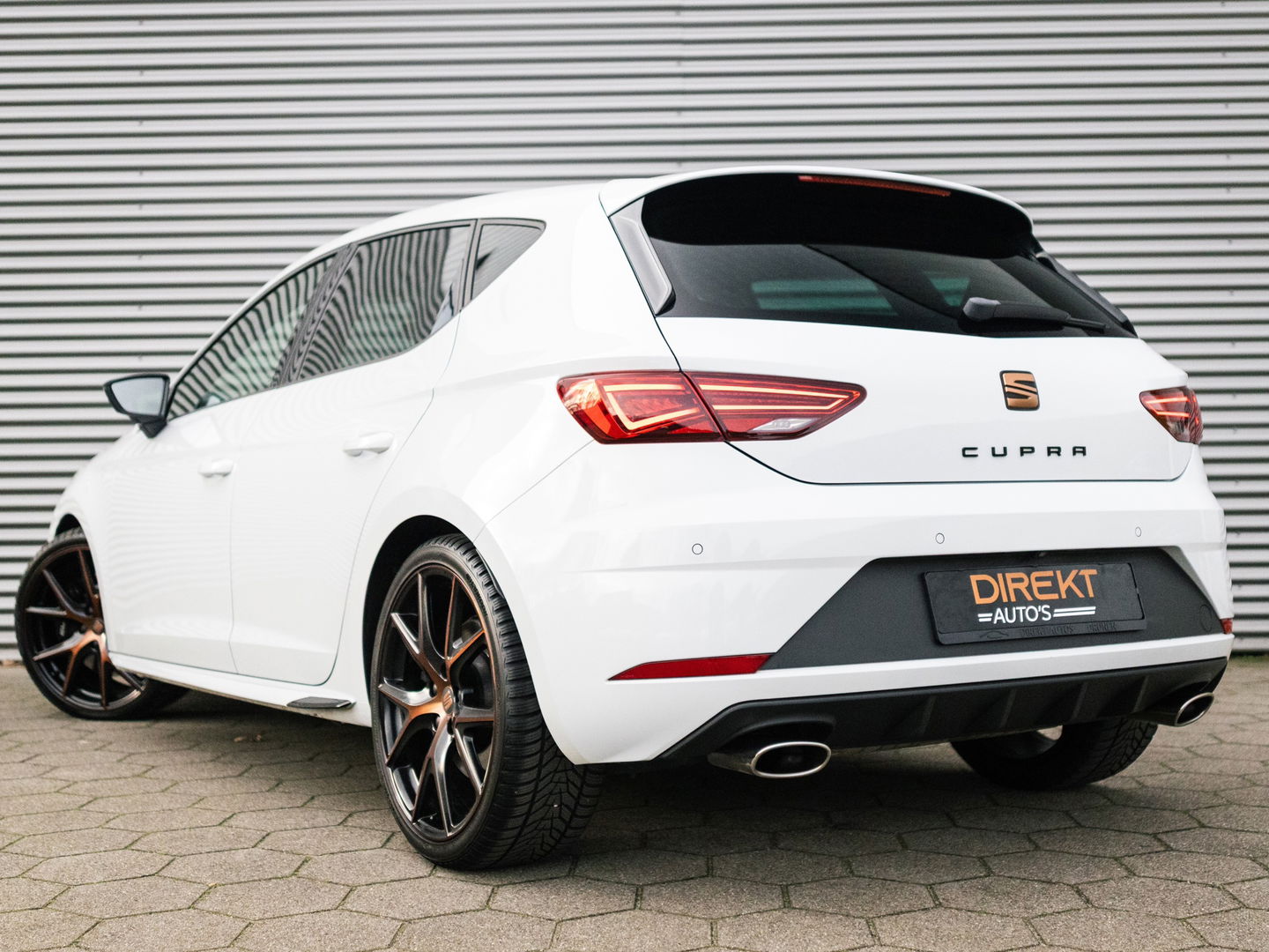 SEAT Leon 2.0 TSI CUPRA VIRTUAL BEATS KEYLESS CAMERA
