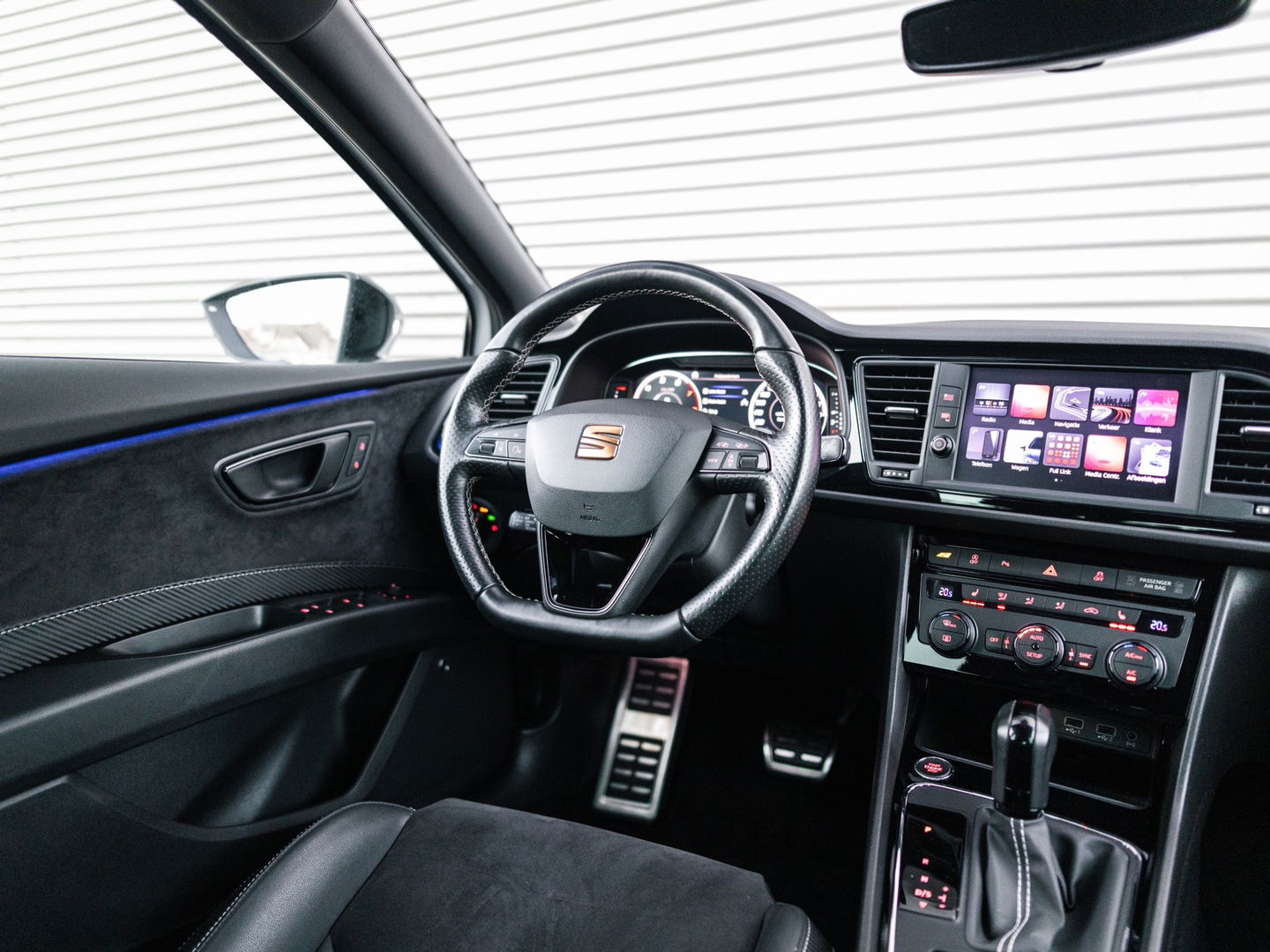 SEAT Leon 2.0 TSI CUPRA VIRTUAL BEATS KEYLESS CAMERA