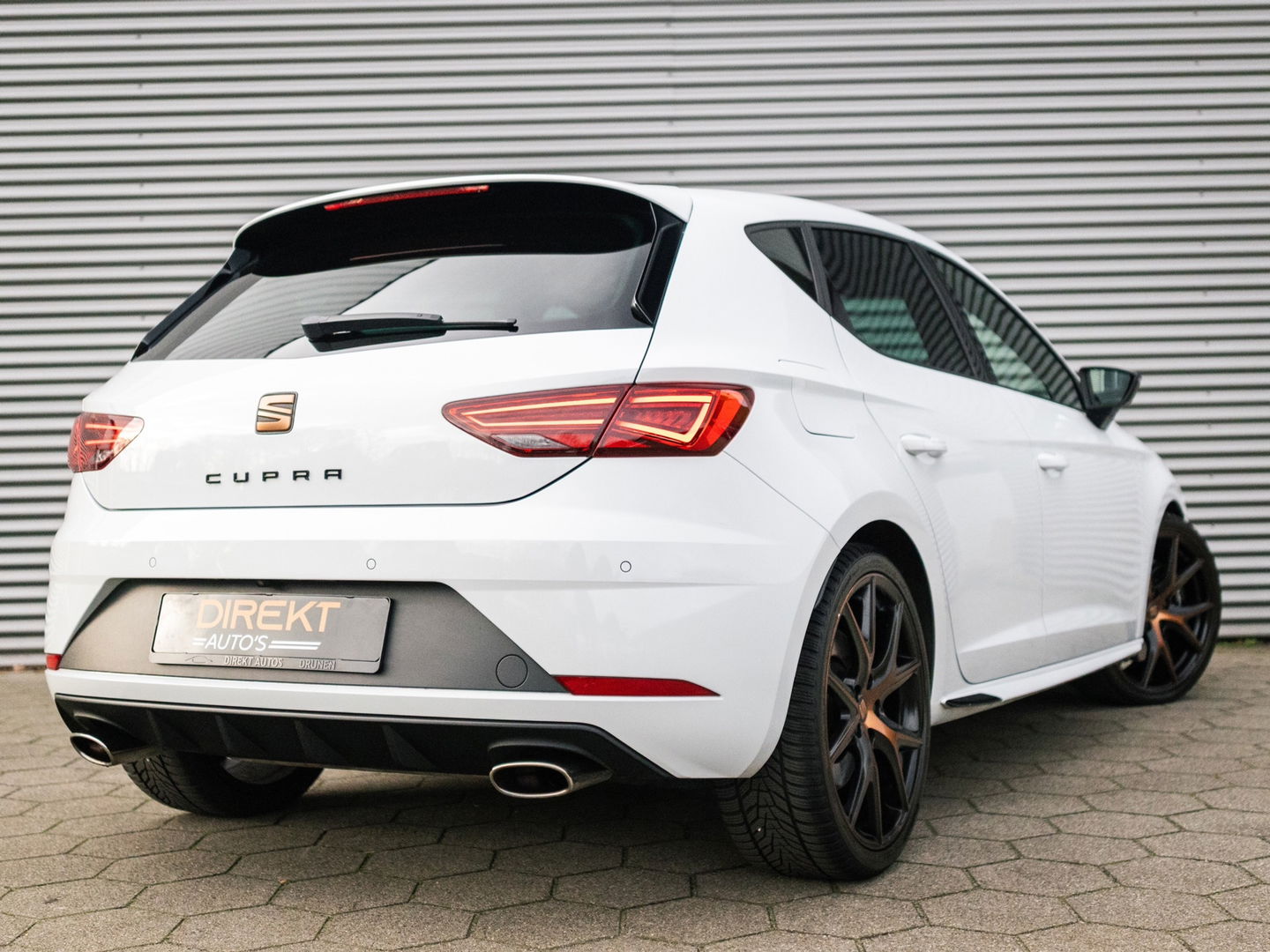 SEAT Leon 2.0 TSI CUPRA VIRTUAL BEATS KEYLESS CAMERA