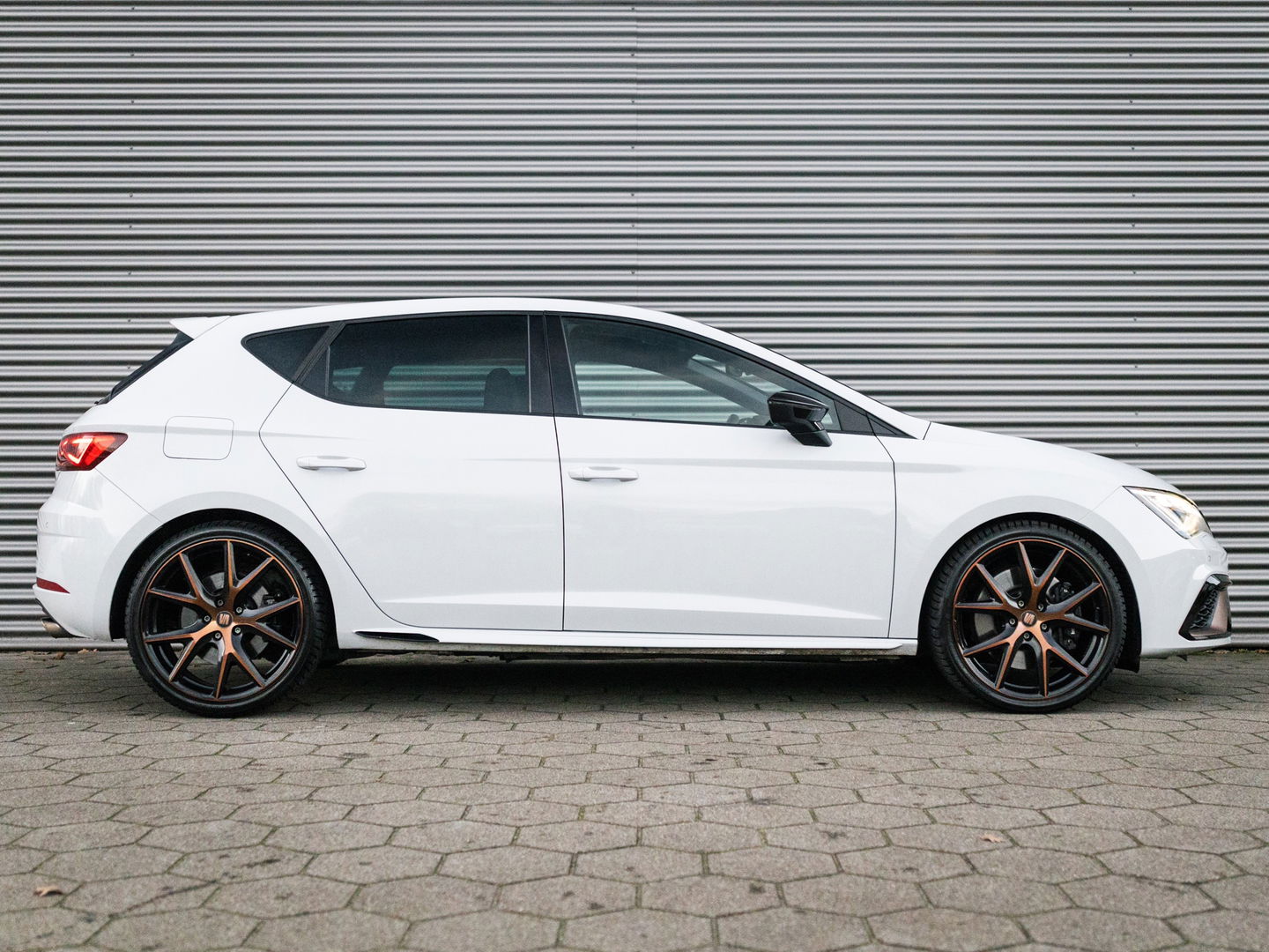 SEAT Leon 2.0 TSI CUPRA VIRTUAL BEATS KEYLESS CAMERA