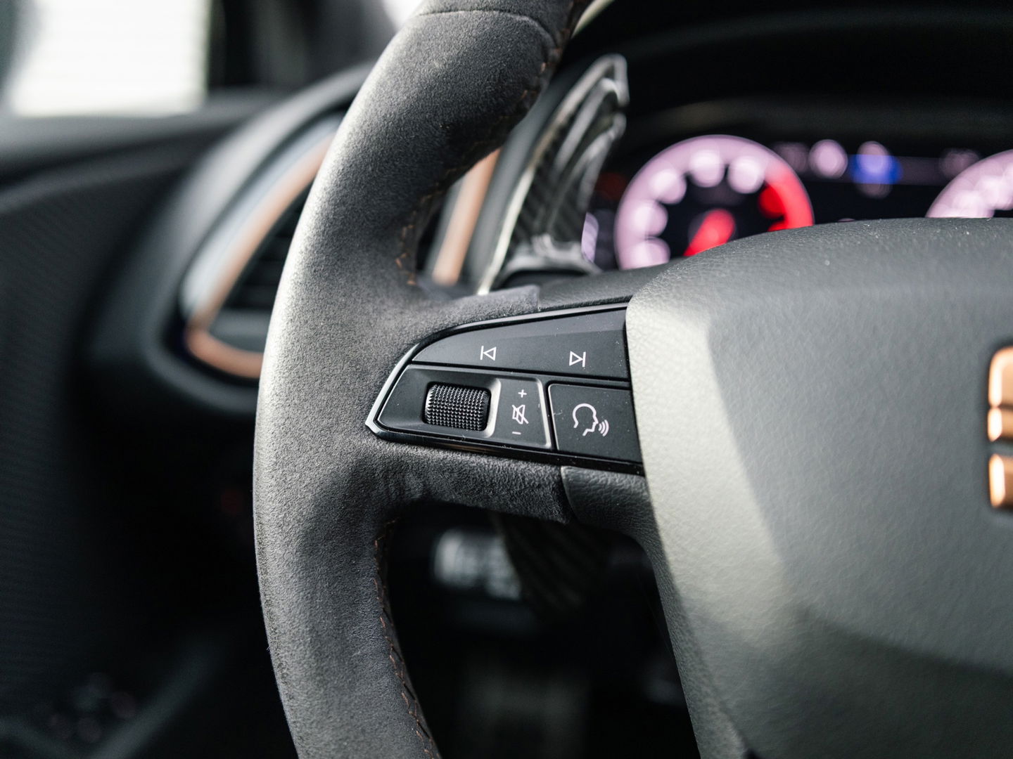 SEAT Leon ST 2.0 TSI CUPRA R 4DRIVE BLACK EDITION BREMBO