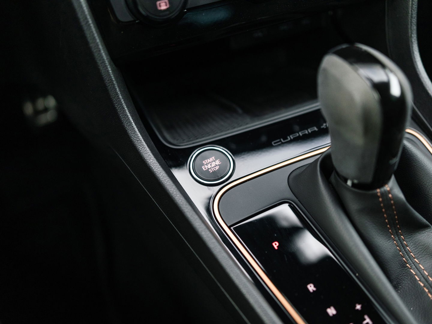 SEAT Leon ST 2.0 TSI CUPRA R 4DRIVE BLACK EDITION BREMBO