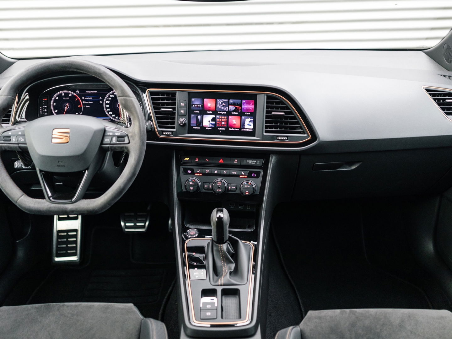 SEAT Leon ST 2.0 TSI CUPRA R 4DRIVE BLACK EDITION BREMBO