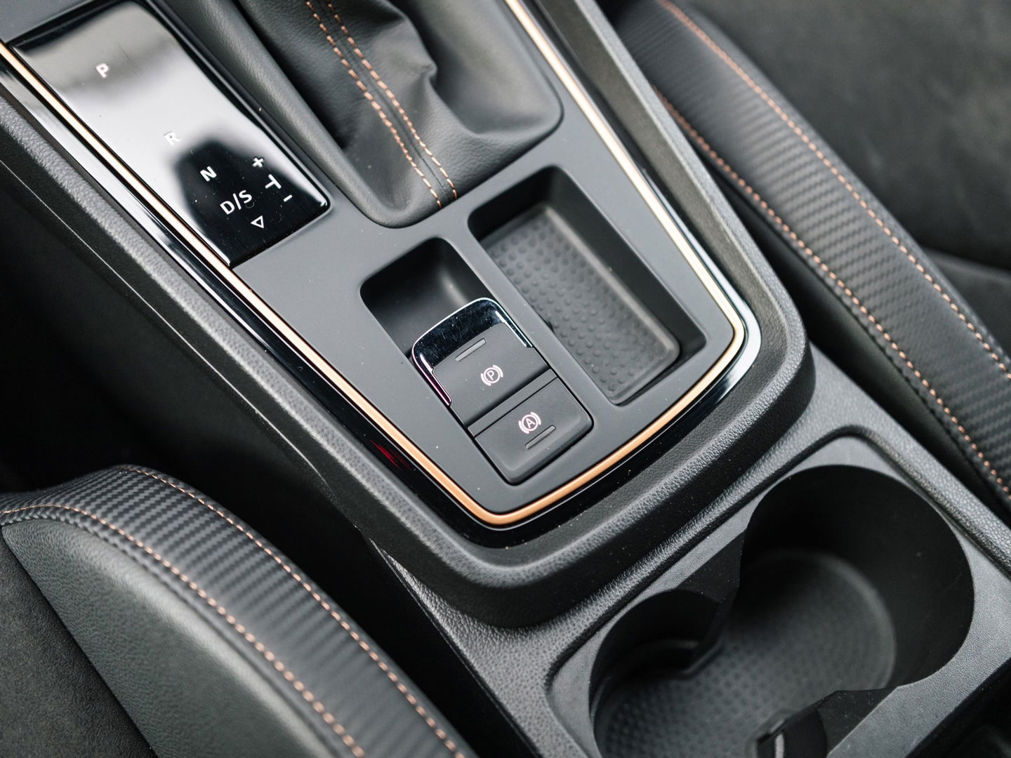 SEAT Leon ST 2.0 TSI CUPRA R 4DRIVE BLACK EDITION BREMBO