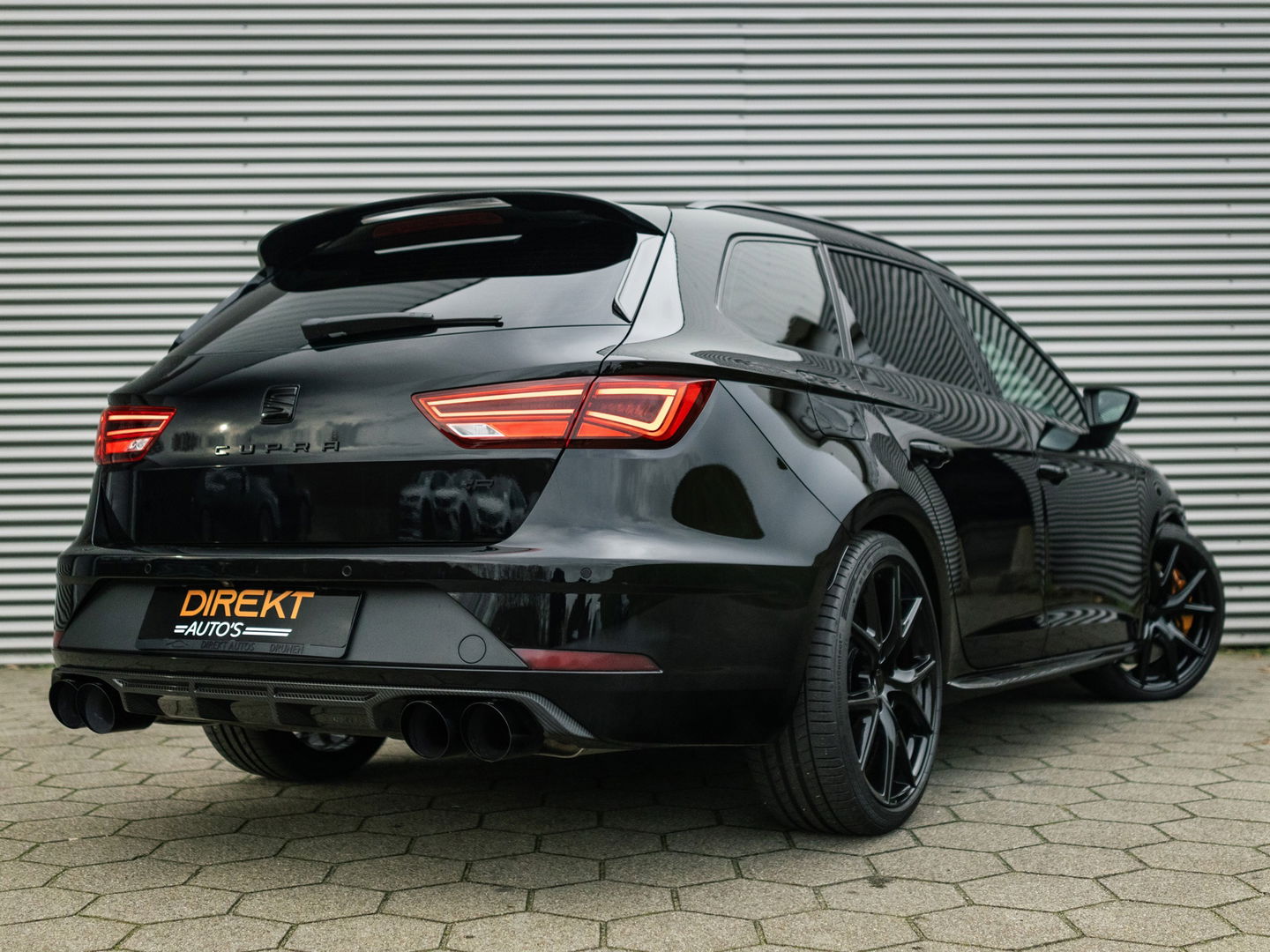 SEAT Leon ST 2.0 TSI CUPRA R 4DRIVE BLACK EDITION BREMBO
