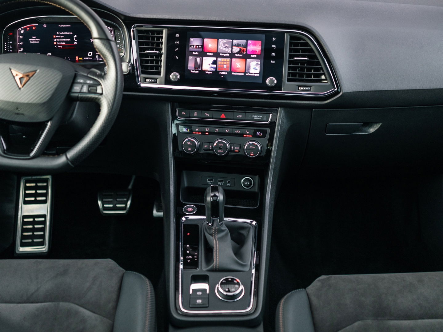 CUPRA Ateca 2.0 TSI 4DRIVE PANO BREMBO BEATS TREKHAAK CAMERA