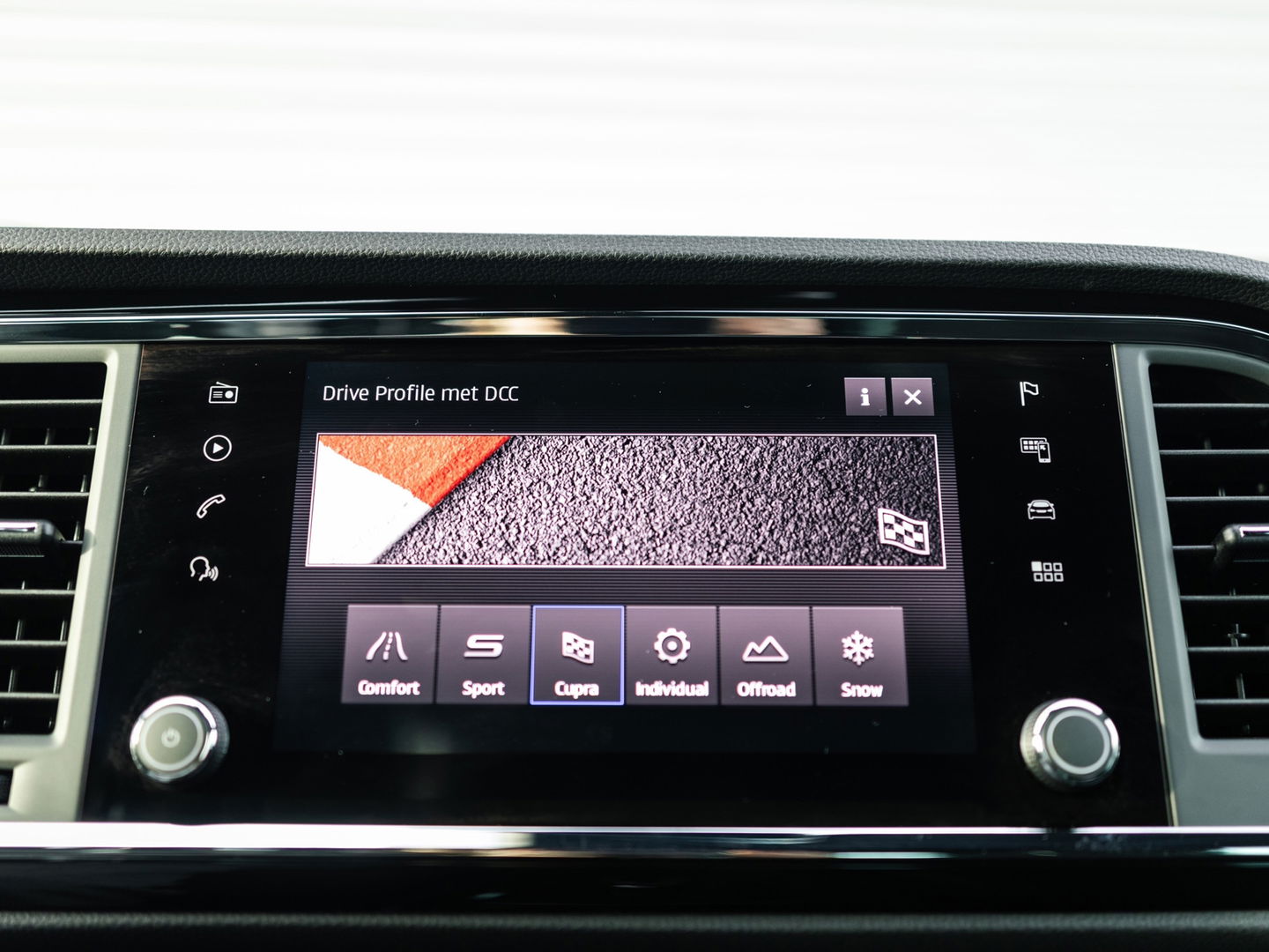 CUPRA Ateca 2.0 TSI 4DRIVE PANO BREMBO BEATS TREKHAAK CAMERA