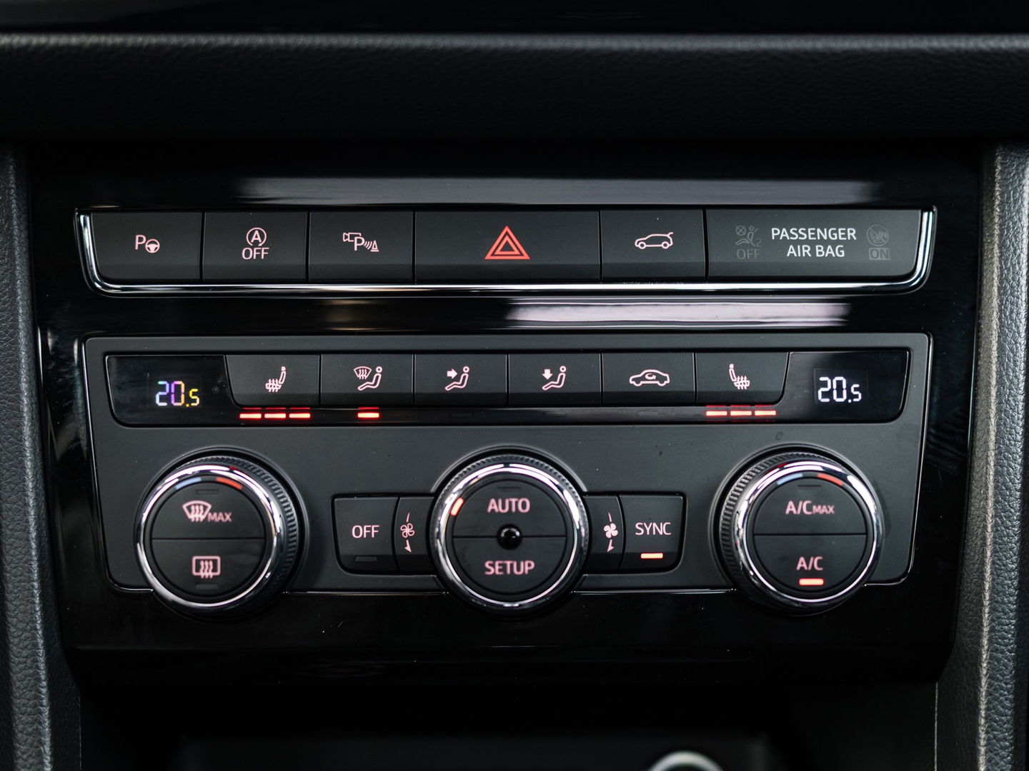 CUPRA Ateca 2.0 TSI 4DRIVE PANO BREMBO BEATS TREKHAAK CAMERA