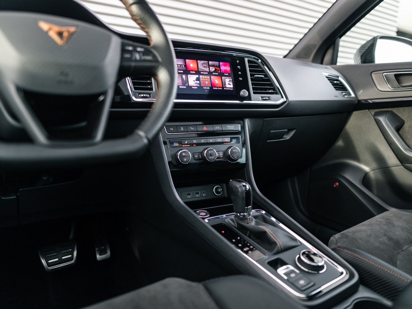 CUPRA Ateca 2.0 TSI 4DRIVE PANO BREMBO BEATS TREKHAAK CAMERA