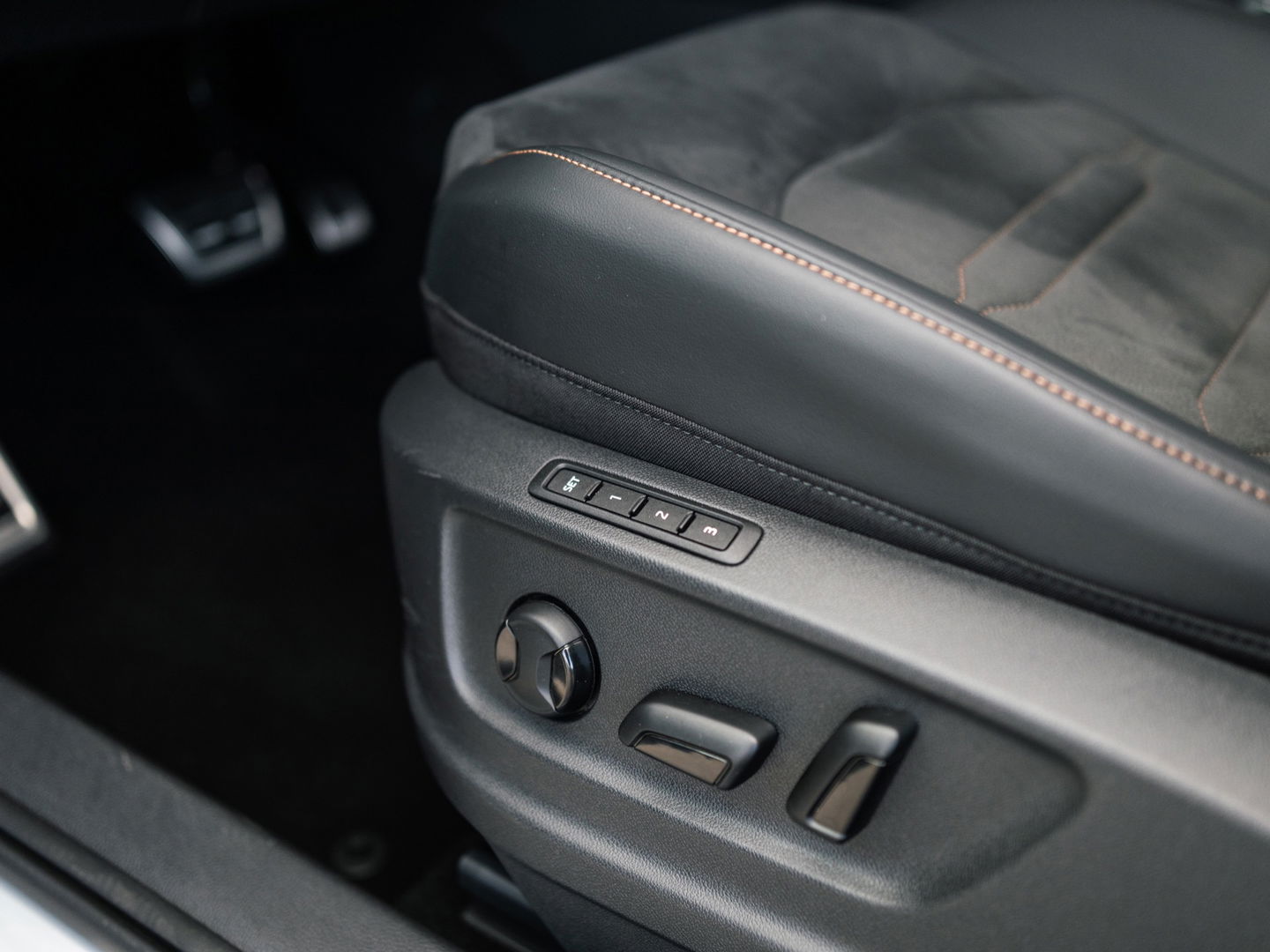 CUPRA Ateca 2.0 TSI 4DRIVE PANO BEATS 360 CAMERA SCHAALSTOELEN