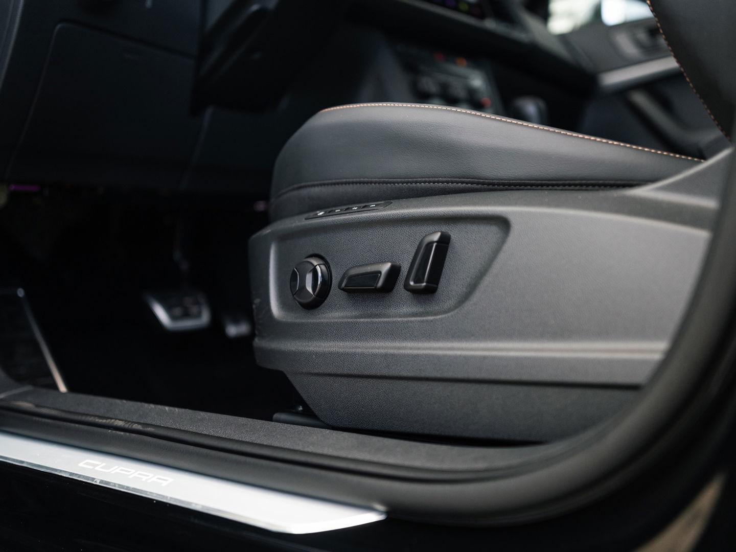 CUPRA Ateca 2.0 TSI 4DRIVE PANO BEATS 360 CAMERA SCHAALSTOELEN