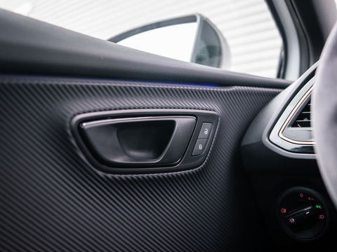 SEAT Leon ST 2.0 TSI CUPRA R 4DRIVE PANO CARBON BREMBO BEATS