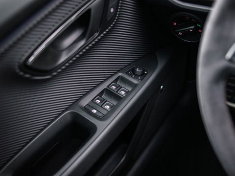 SEAT Leon ST 2.0 TSI CUPRA R 4DRIVE PANO CARBON BREMBO BEATS