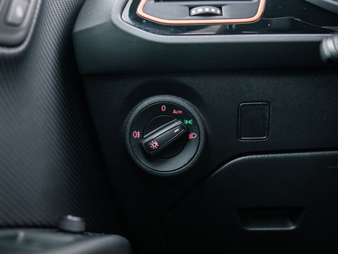 SEAT Leon ST 2.0 TSI CUPRA R 4DRIVE PANO CARBON BREMBO BEATS