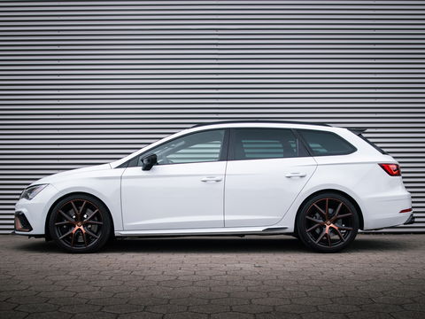 SEAT Leon ST 2.0 TSI CUPRA R 4DRIVE PANO CARBON BREMBO BEATS