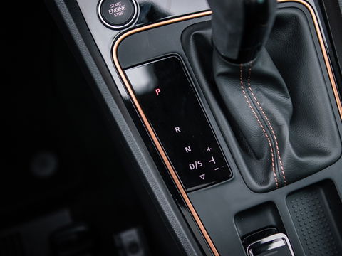 SEAT Leon ST 2.0 TSI CUPRA R 4DRIVE PANO CARBON BREMBO BEATS