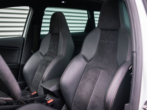 SEAT Leon ST 2.0 TSI CUPRA R 4DRIVE PANO CARBON BREMBO BEATS