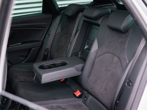 SEAT Leon ST 2.0 TSI CUPRA R 4DRIVE PANO CARBON BREMBO BEATS