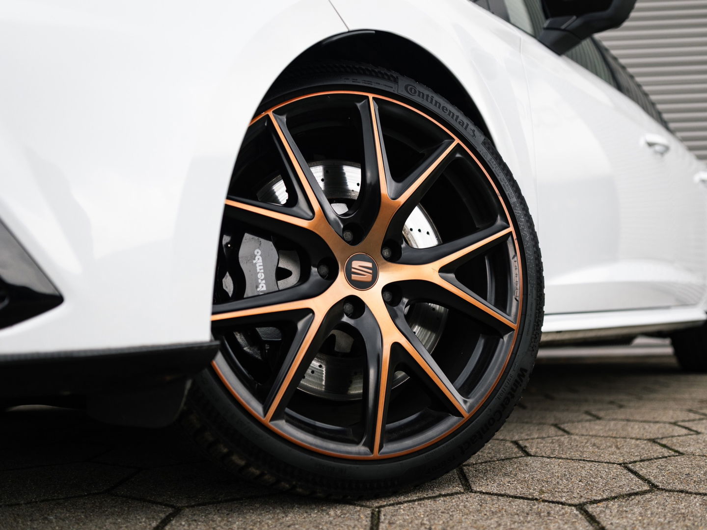 SEAT Leon ST 2.0 TSI CUPRA R 4DRIVE PANO CARBON BREMBO BEATS