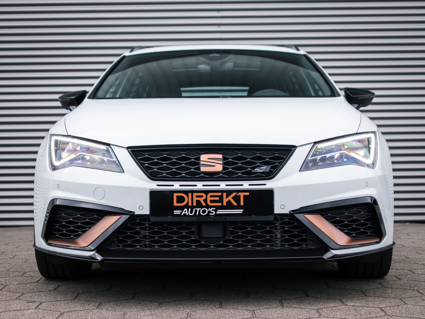 SEAT Leon ST 2.0 TSI CUPRA R 4DRIVE PANO CARBON BREMBO BEATS