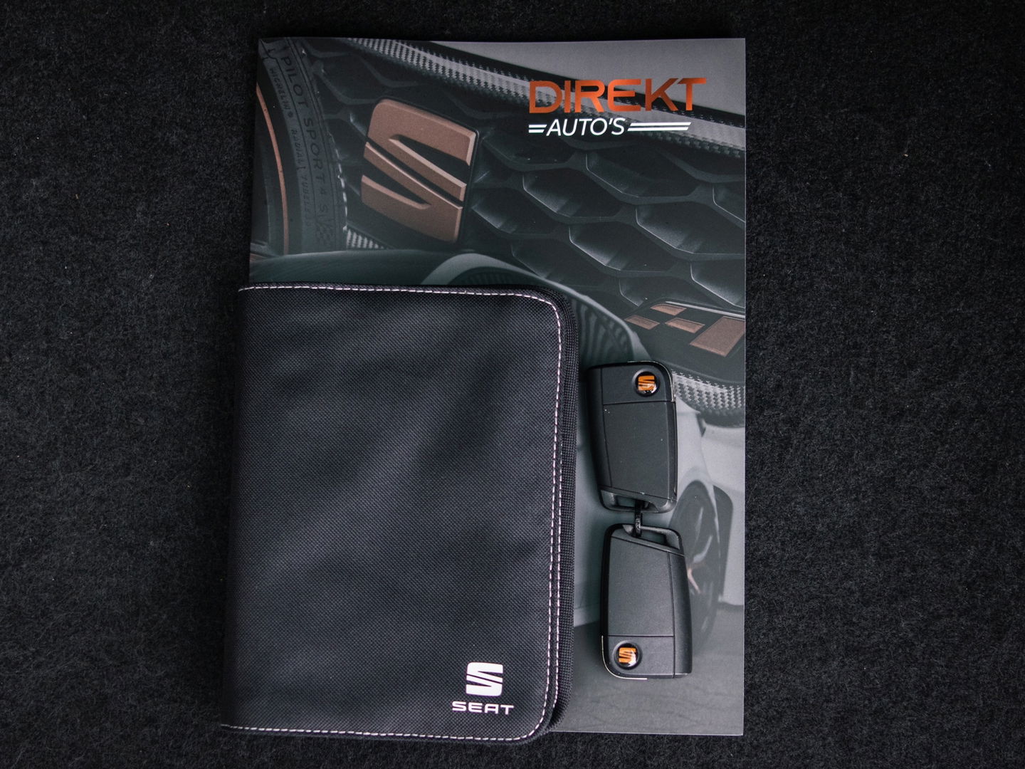 SEAT Leon ST 2.0 TSI CUPRA R 4DRIVE PANO CARBON BREMBO BEATS