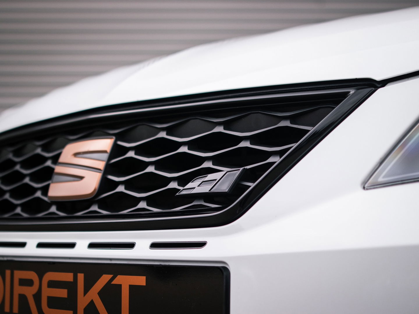 SEAT Leon ST 2.0 TSI CUPRA R 4DRIVE PANO CARBON BREMBO BEATS