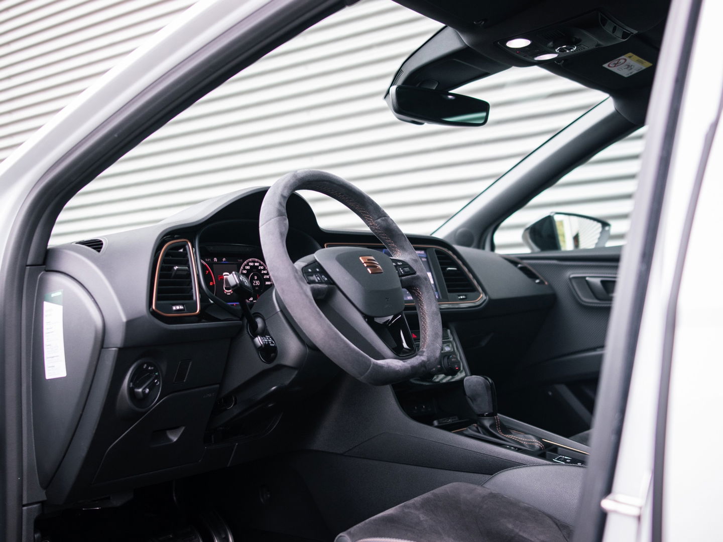 SEAT Leon ST 2.0 TSI CUPRA R 4DRIVE PANO CARBON BREMBO BEATS