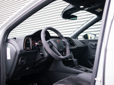 SEAT Leon ST 2.0 TSI CUPRA R 4DRIVE PANO CARBON BREMBO BEATS
